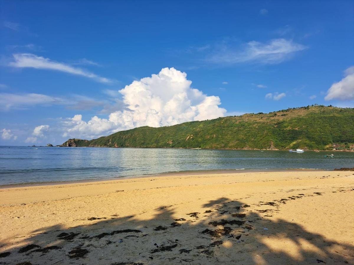 Surfers Beachfront Lombok Hotel Kuta  Buitenkant foto