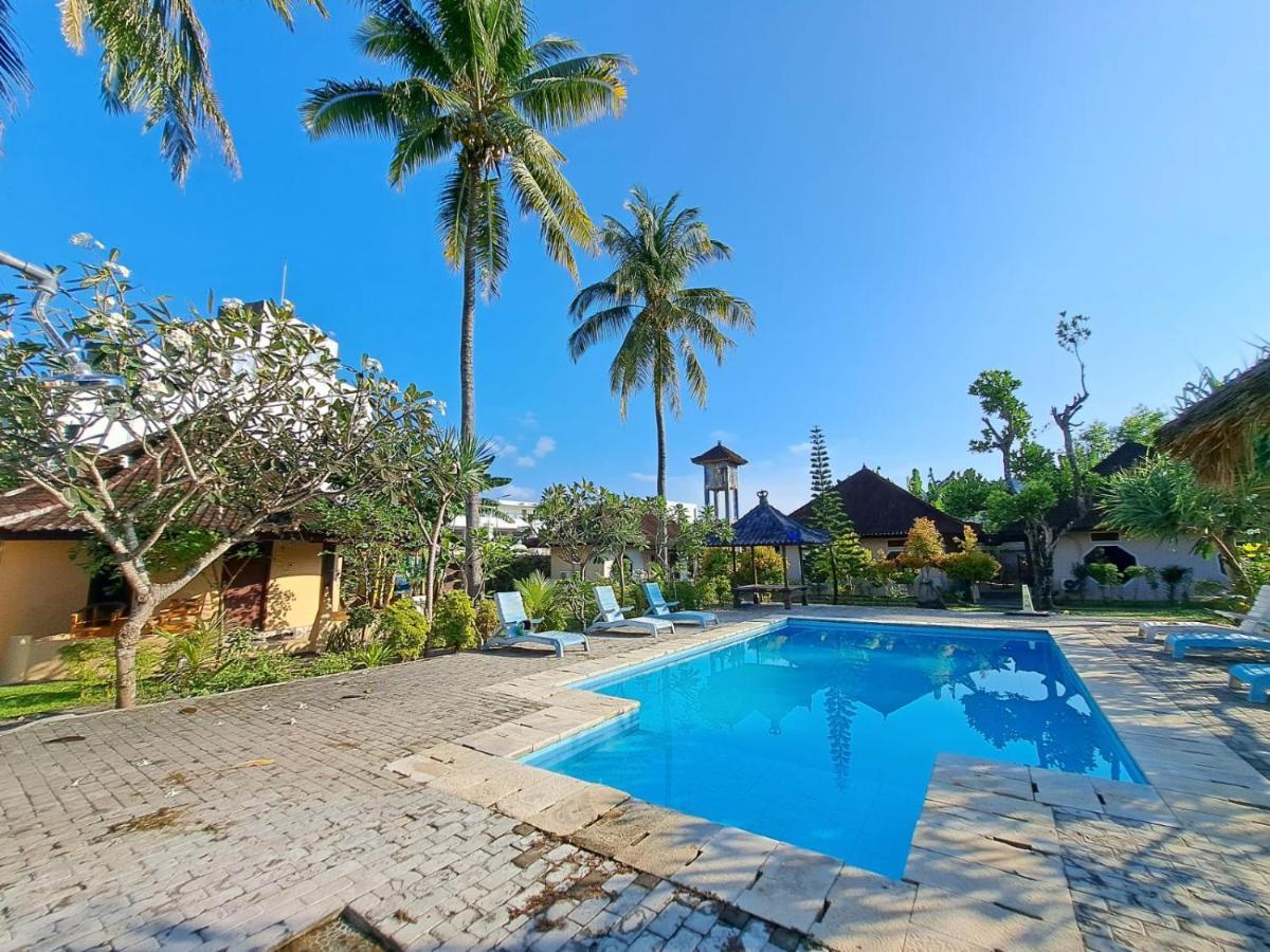 Surfers Beachfront Lombok Hotel Kuta  Buitenkant foto