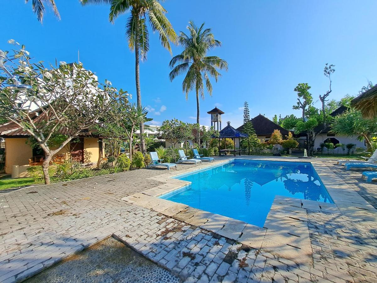 Surfers Beachfront Lombok Hotel Kuta  Buitenkant foto